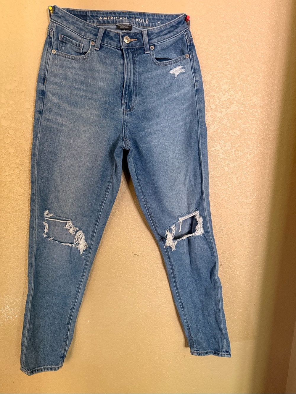American Eagle Mom jeans like New